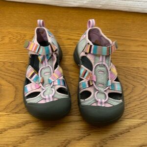 Girls Keen Pink stripes Sandals size 13
